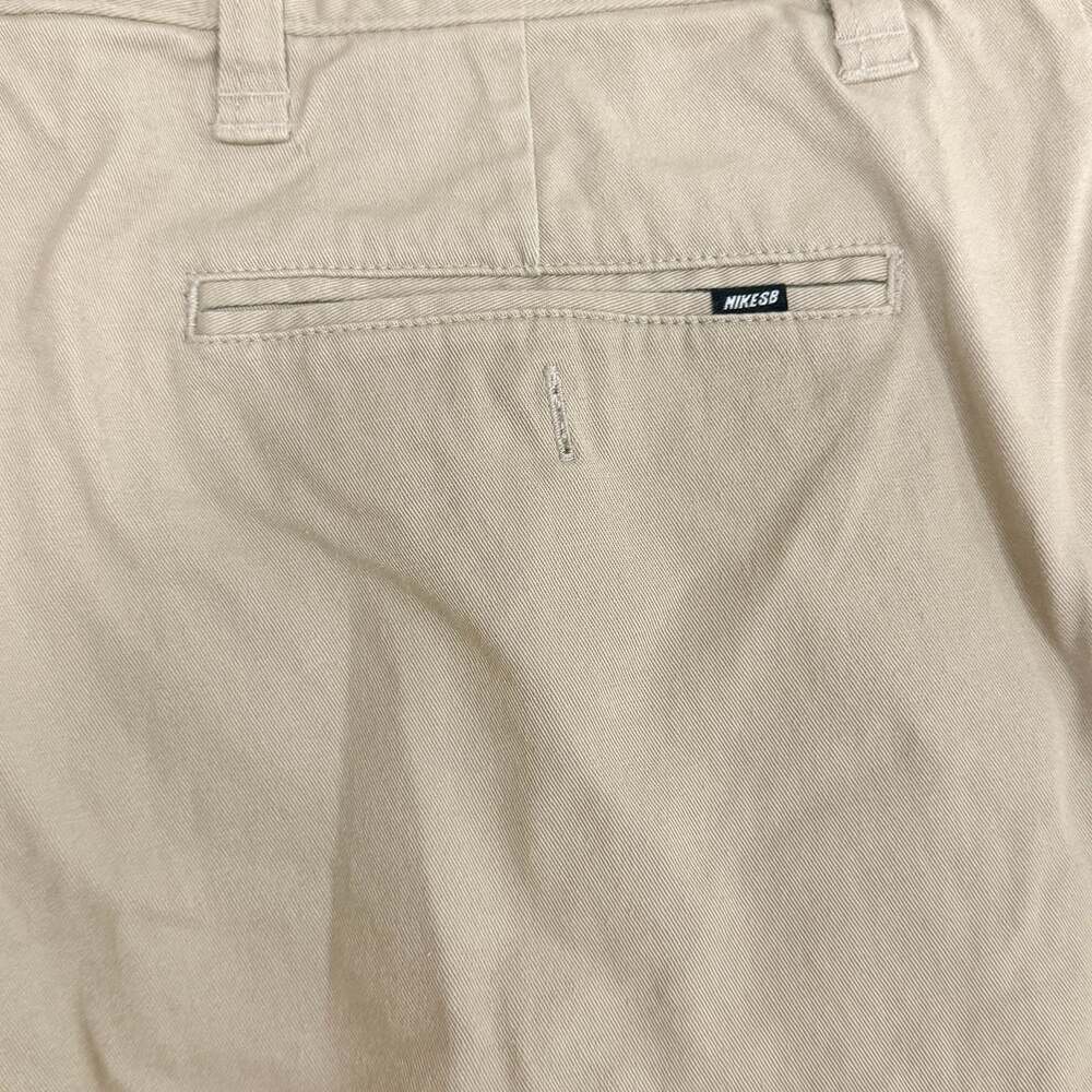 Nike SB Men's Khaki Chino Skate Shorts Size 34 - Picture 5 of 6